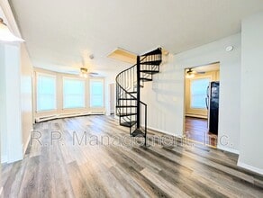 Building Photo - 61 Delos St W