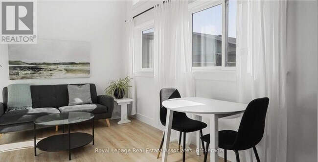 Building Photo - 45 Bond St