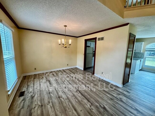 Building Photo - 1398 S Brentwood Dr