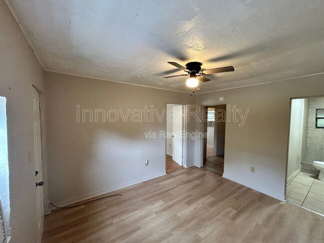 Foto del edificio - 517 E 5th St