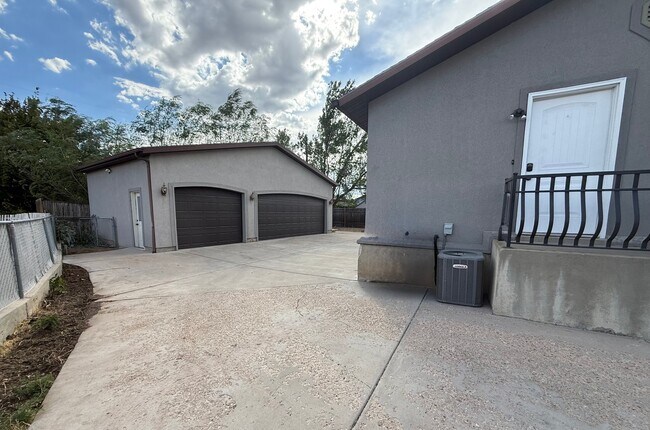 Foto del edificio - 1152 Sterling Dr
