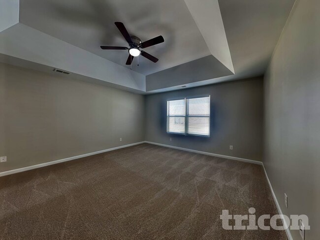 Building Photo - 165 Daisy Cir