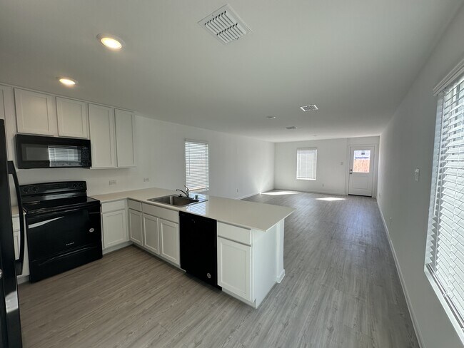 Building Photo - 905 Blue Heron Dr