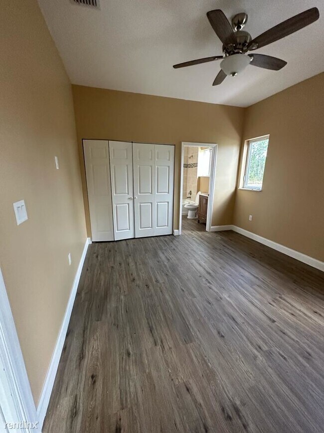 Building Photo - 4 br, 3.5 bath House - 1140 Harlingen Rd SW