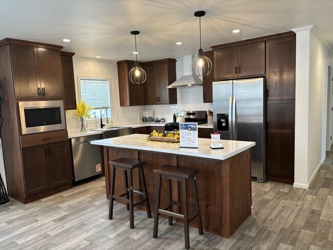 Building Photo - 16 Cimarron