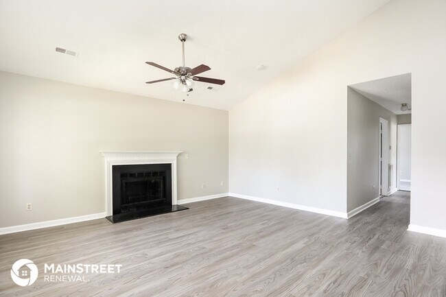 Building Photo - 4400 Meadowcroft Rd