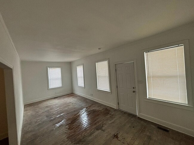 Building Photo - 500 N 3 1/2 Ave