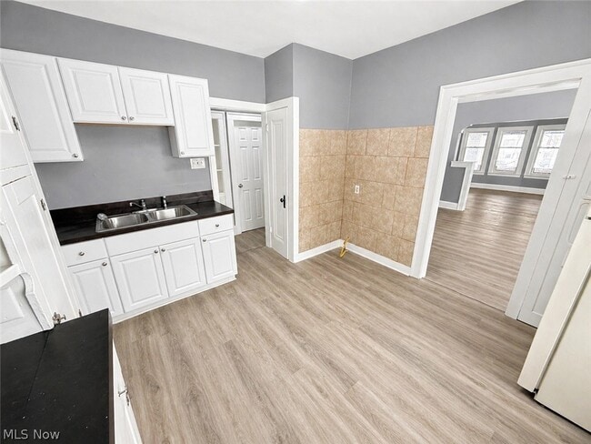 Building Photo - 908 Work Dr