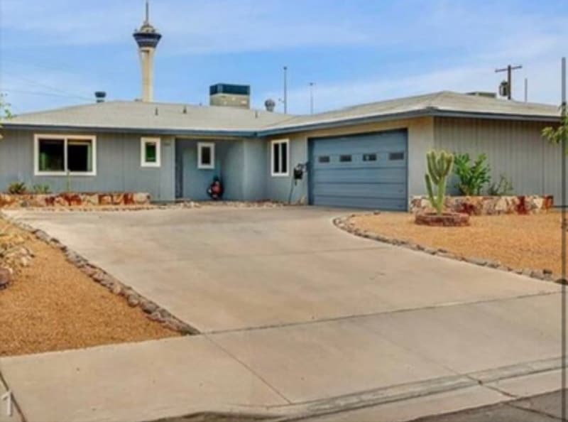 Primary Photo - 1709 Ivanhoe Way
