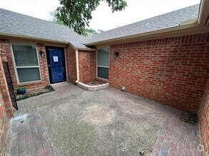 Building Photo - 915 Cedarland Blvd