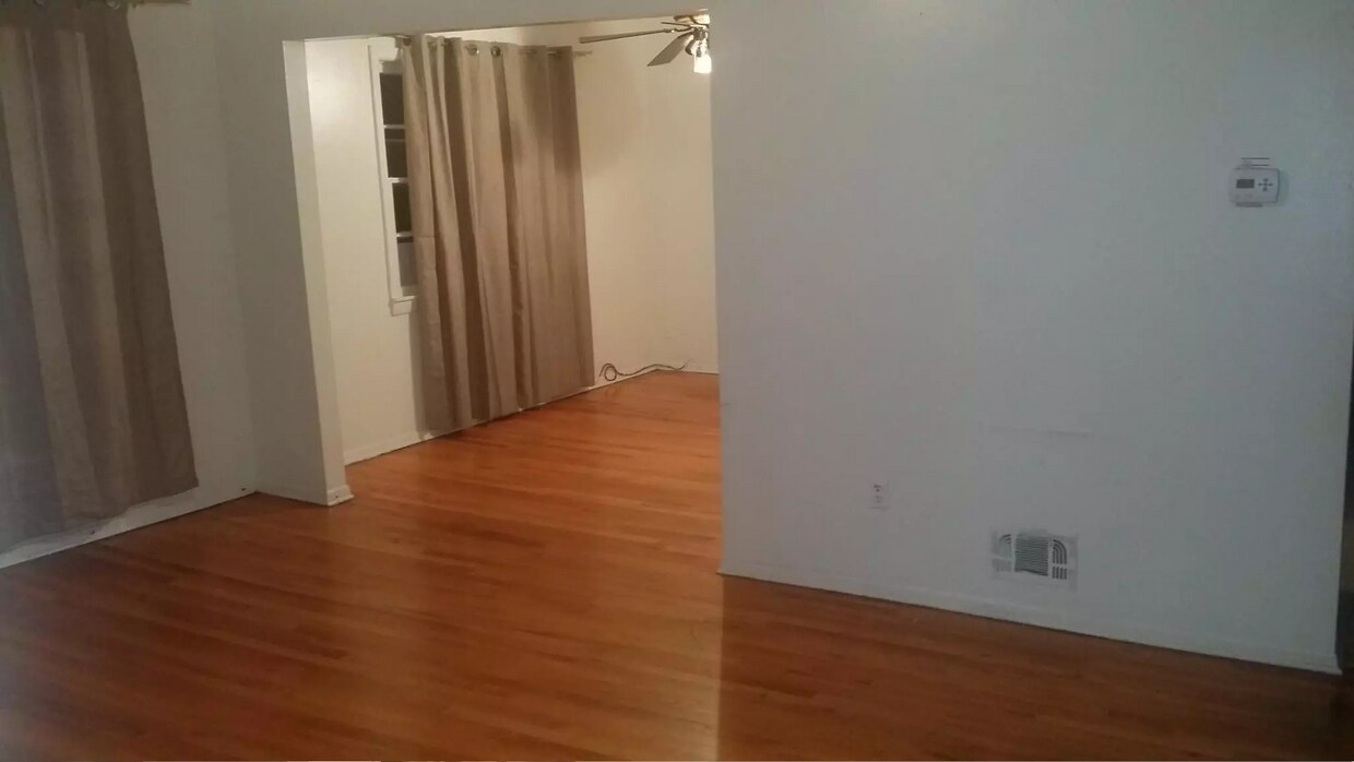 Building Photo - 104 Burkley Pl