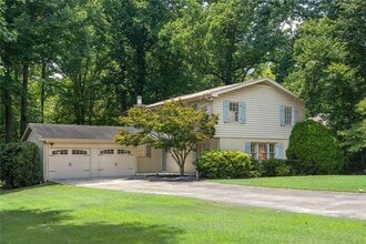 Building Photo - 4966 Cambridge Dr