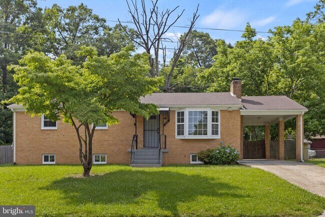 Building Photo - 5508 Spruce Dr