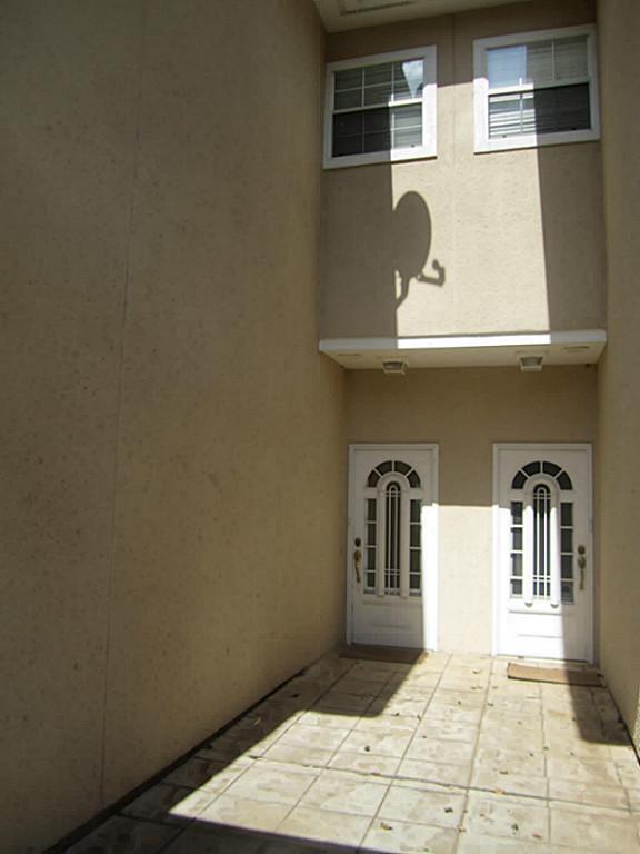 Building Photo - 14 Regency Point