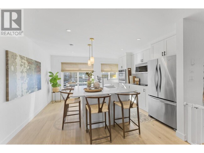 Photo du bâtiment - 1286 W 6th Ave
