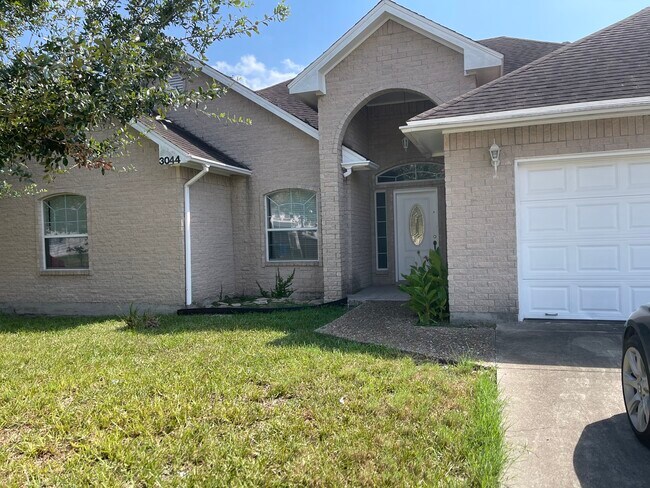 Building Photo - 3044 Vanessa Dr