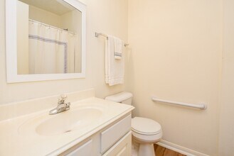 Building Photo - 8051 Bay Branch Dr