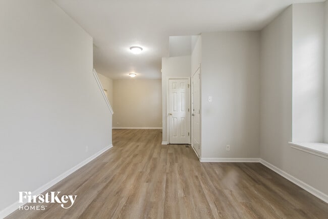 Building Photo - 3639 Homestead Cir E