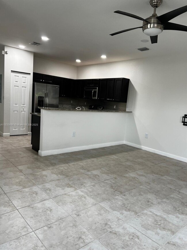 Building Photo - 11512 SW 151 Ave