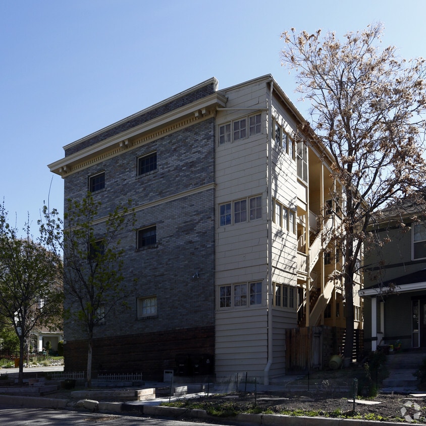 Building Photo - 454-458 3rd Ave
