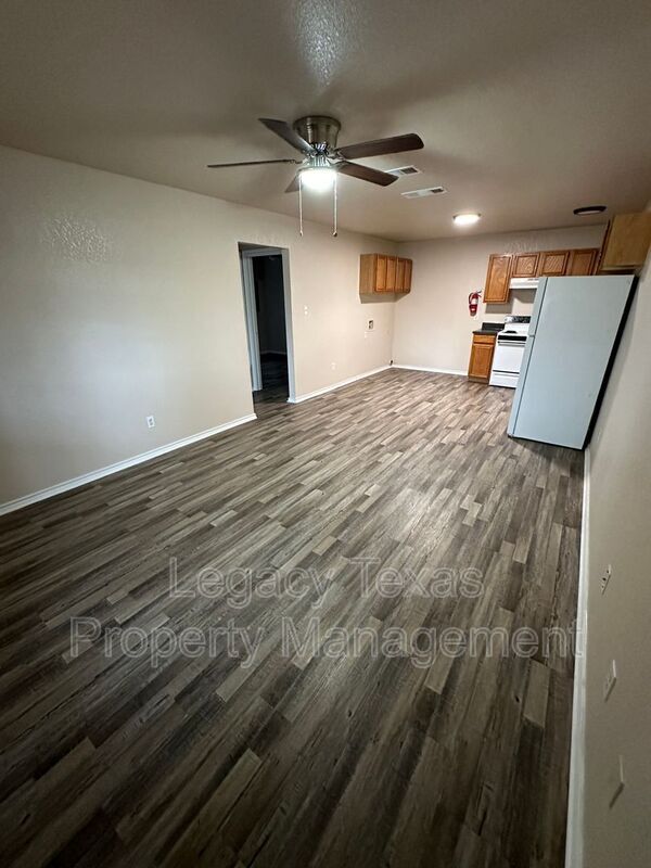 Foto del edificio - 404 S Anglin St