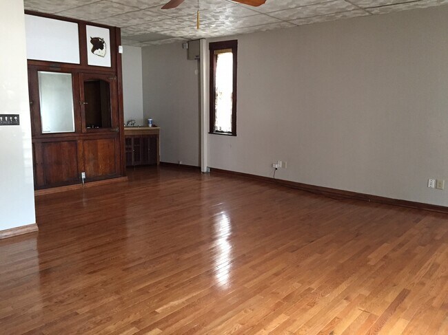 Foto del edificio - 6002 Fleet Ave