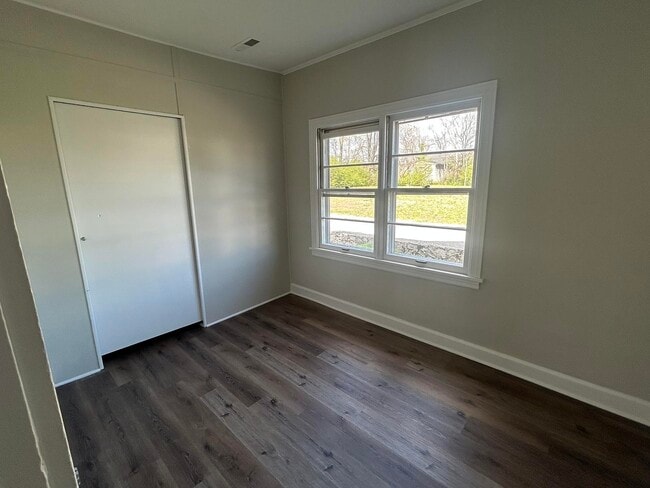 Building Photo - 1311 Nutwood St