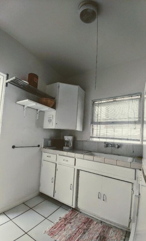 Foto del edificio - 31 1/2 Clubhouse Ave