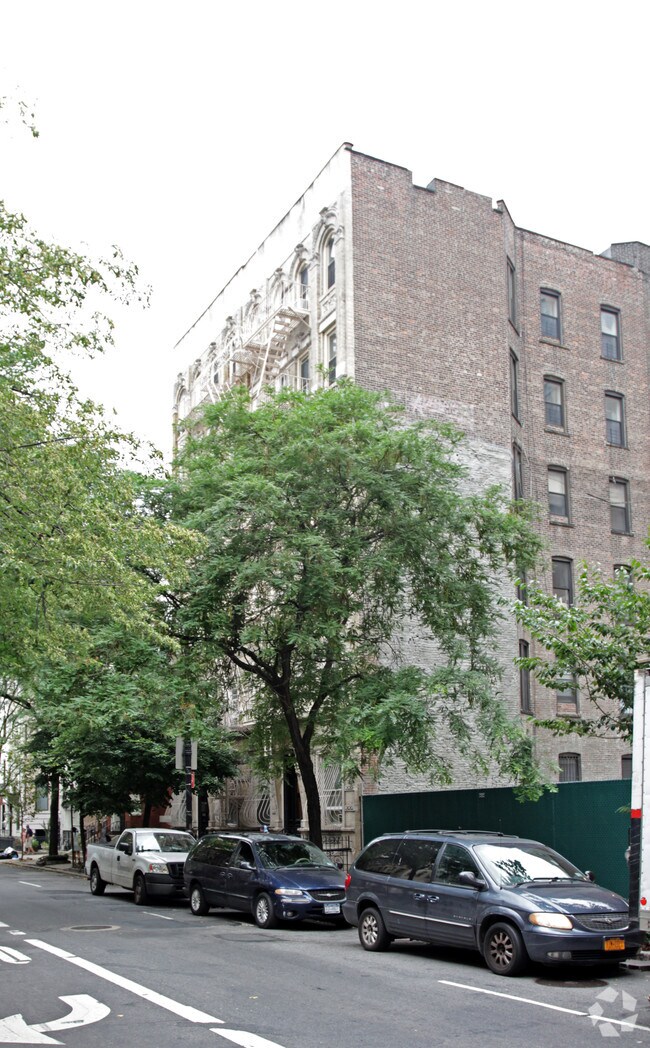 Building Photo - 247 E 62nd St