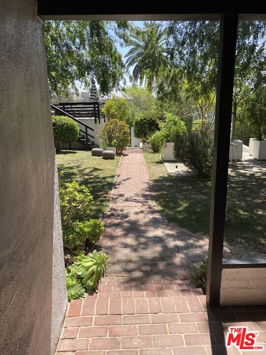 Foto del edificio - 2035 Park Dr
