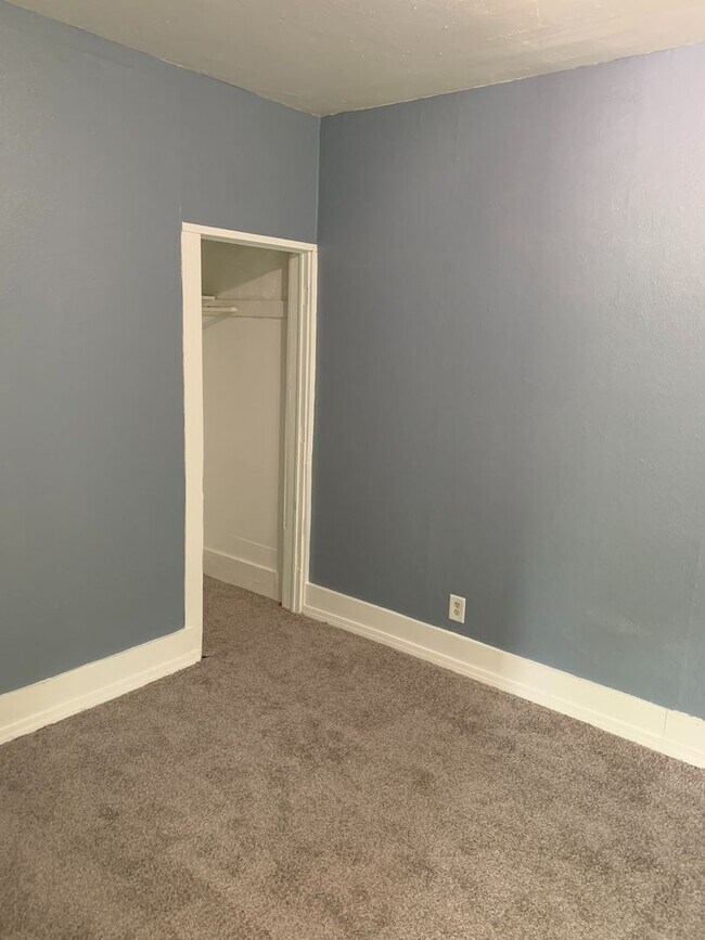 Building Photo - 2809 South Ave