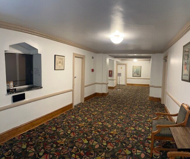 Foto del edificio - 5480 S Cornell Ave