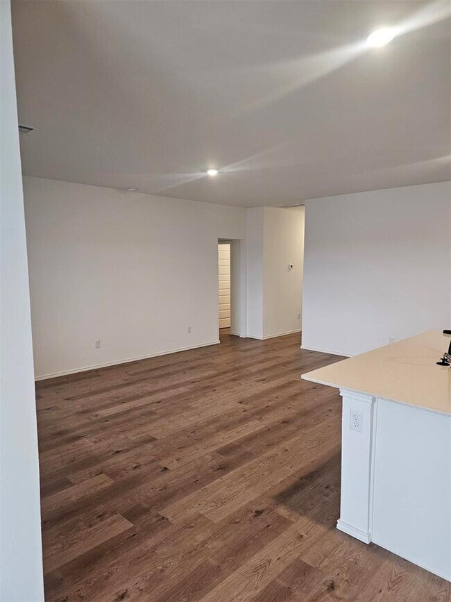 Foto del edificio - 1824 Rock Elm Dr