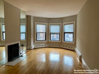 Building Photo - 482 Commonwealth Ave