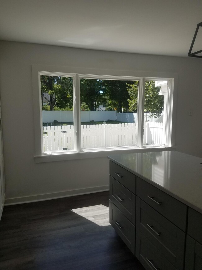 Building Photo - 145 N Brooksvale Rd