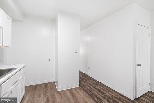 Building Photo - 864 N 42nd St