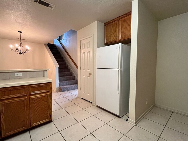 Foto del edificio - 5102 Heather Ln