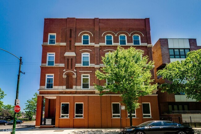 Building Photo - 1359 N Noble St