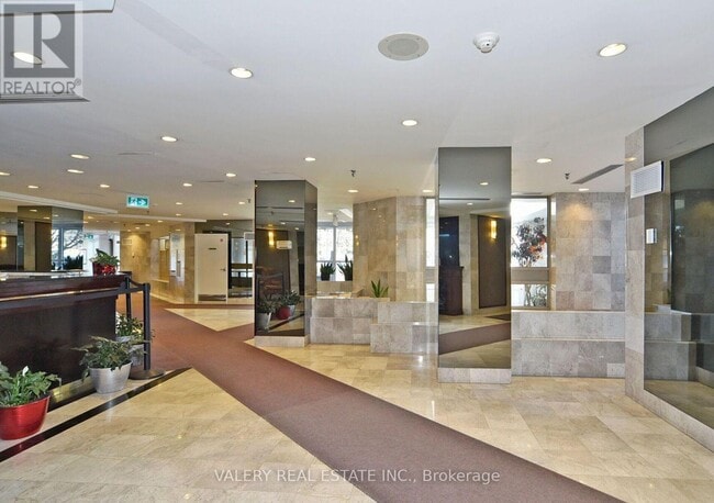 Photo du bâtiment - 3233 Eglinton Ave E