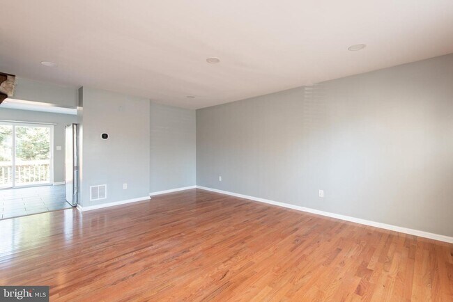 Building Photo - 1009 Dartmouth Glen Way