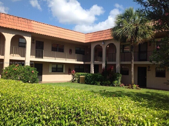 Foto del edificio - 1921 Woolbright Rd