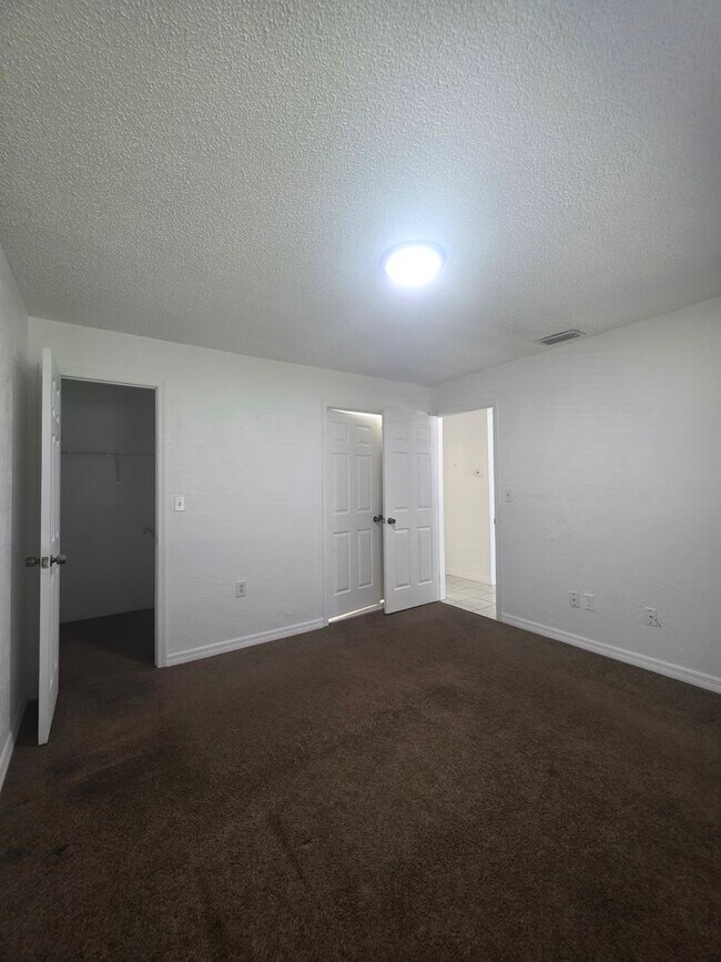 Foto del edificio - 2 Bedroom 2 Bath Apartment Home *** Limite...