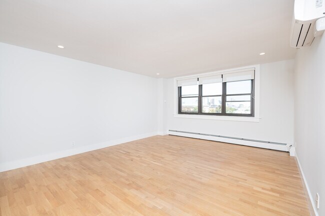 Foto del edificio - 1410 Columbia Rd