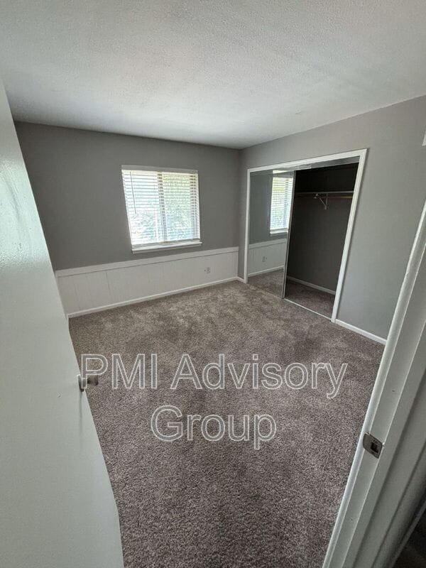 Building Photo - 3101 SW Macvicar Ave