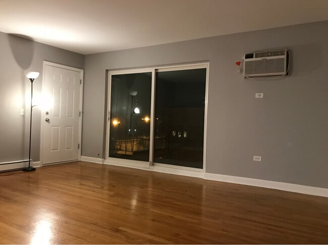 Foto del edificio - 6450 S New England Ave