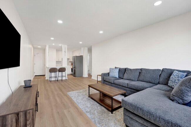 Foto del edificio - 607 W Wrightwood Ave