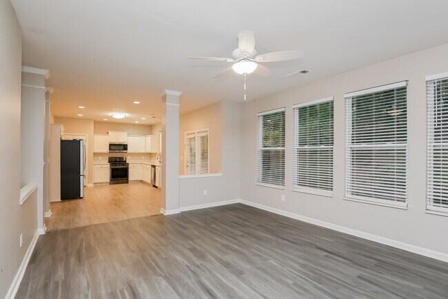 Foto del edificio - 600 Simonton Crest Dr SE