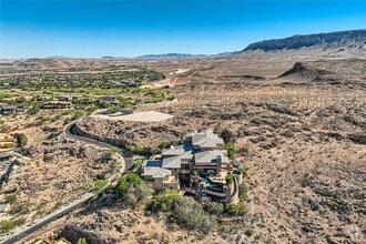 Building Photo - 5 Promontory Pointe Ln