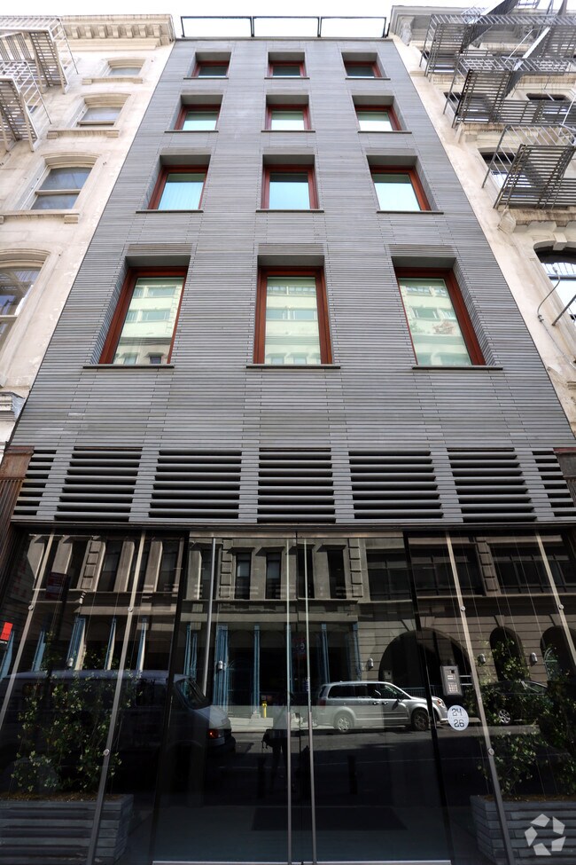 Foto del edificio - 24-26 Warren St