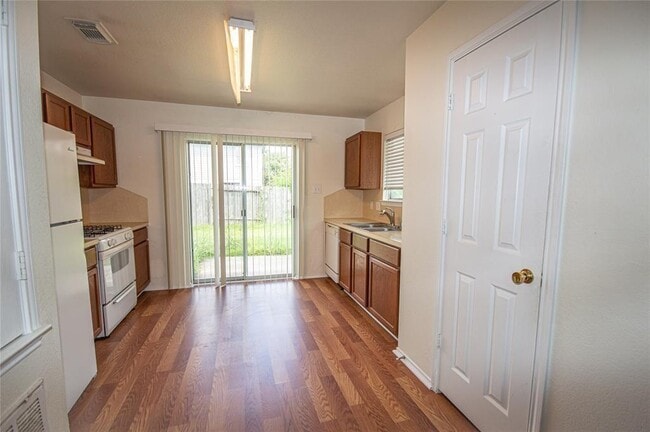 Building Photo - 22827 Sugar Bear Dr